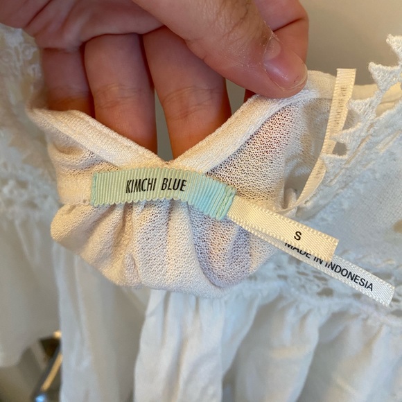 UO White Lace Tank - Picture 2 of 4